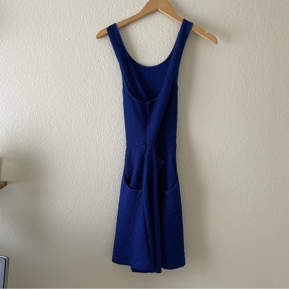 UO Silence + Noise Textured Knit Cross Back Dress - Picture 9 of 11